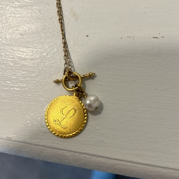 Script L Initial Pearl Necklace - Picture 7 of 7